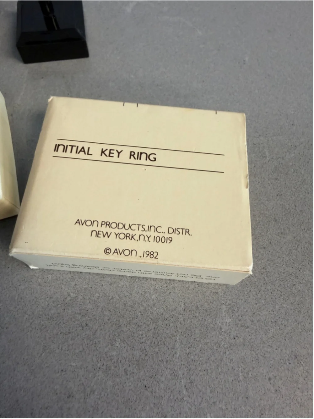 Vintage 1982 Avon Initial J Key Ring Silver Tone Skeleton Key NOS Original Box